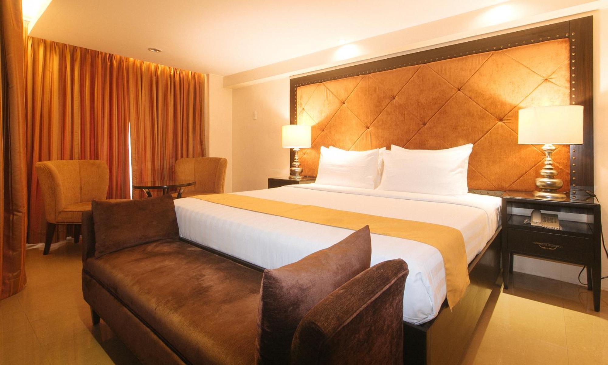 Torre Venezia Suites Quezon City Exterior foto