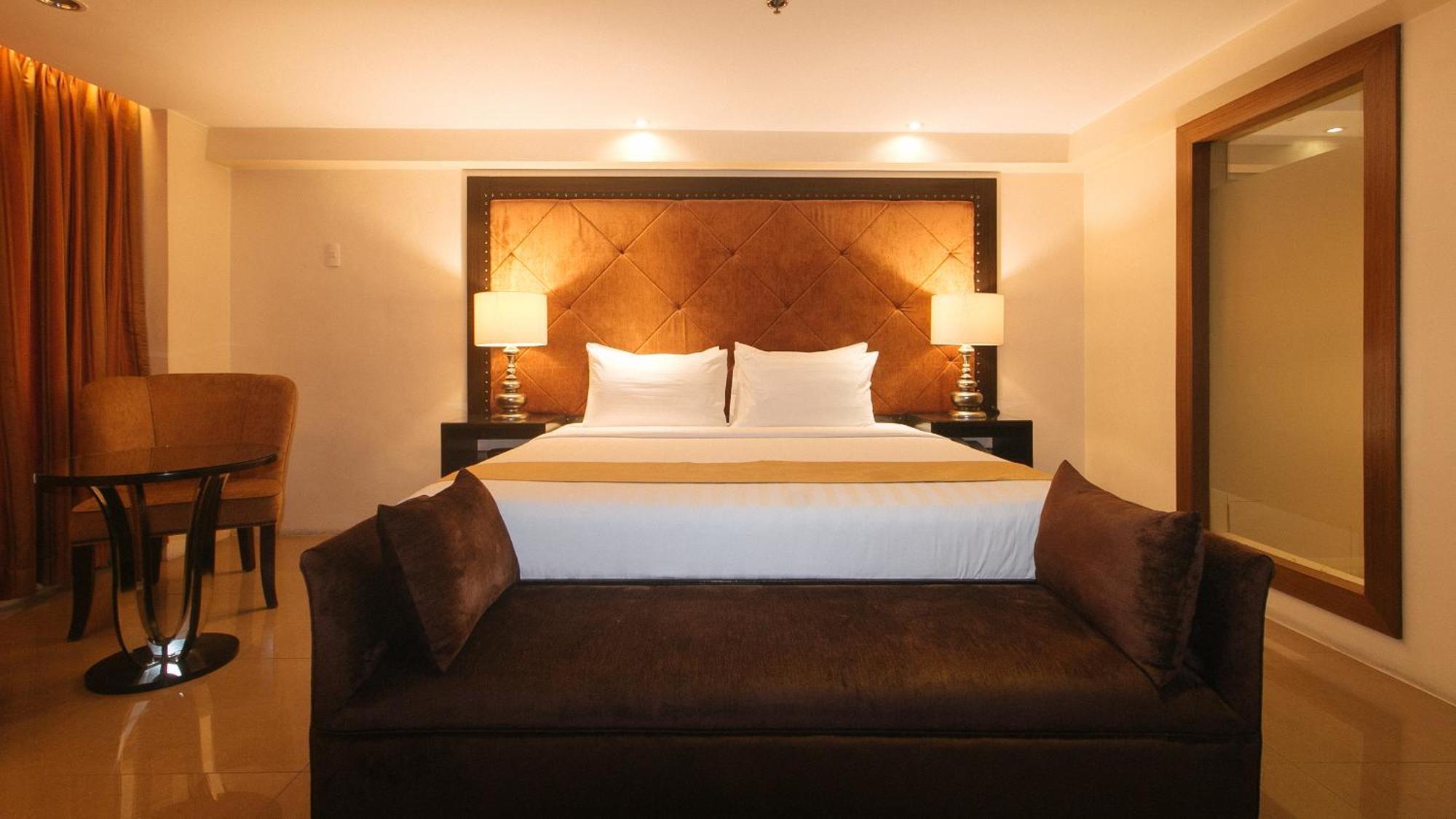 Torre Venezia Suites Quezon City Exterior foto