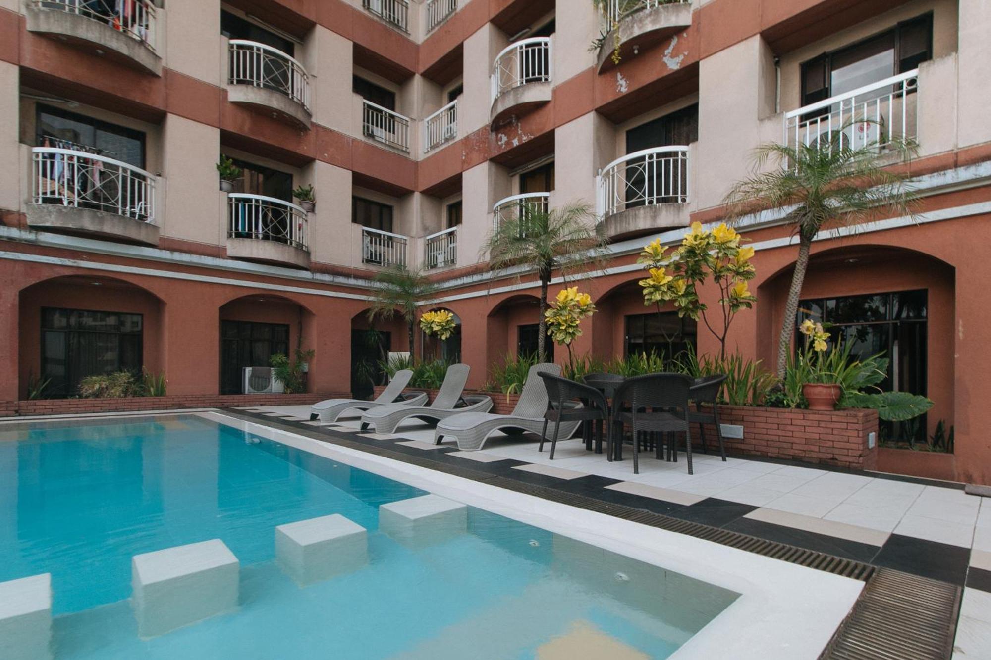Torre Venezia Suites Quezon City Exterior foto