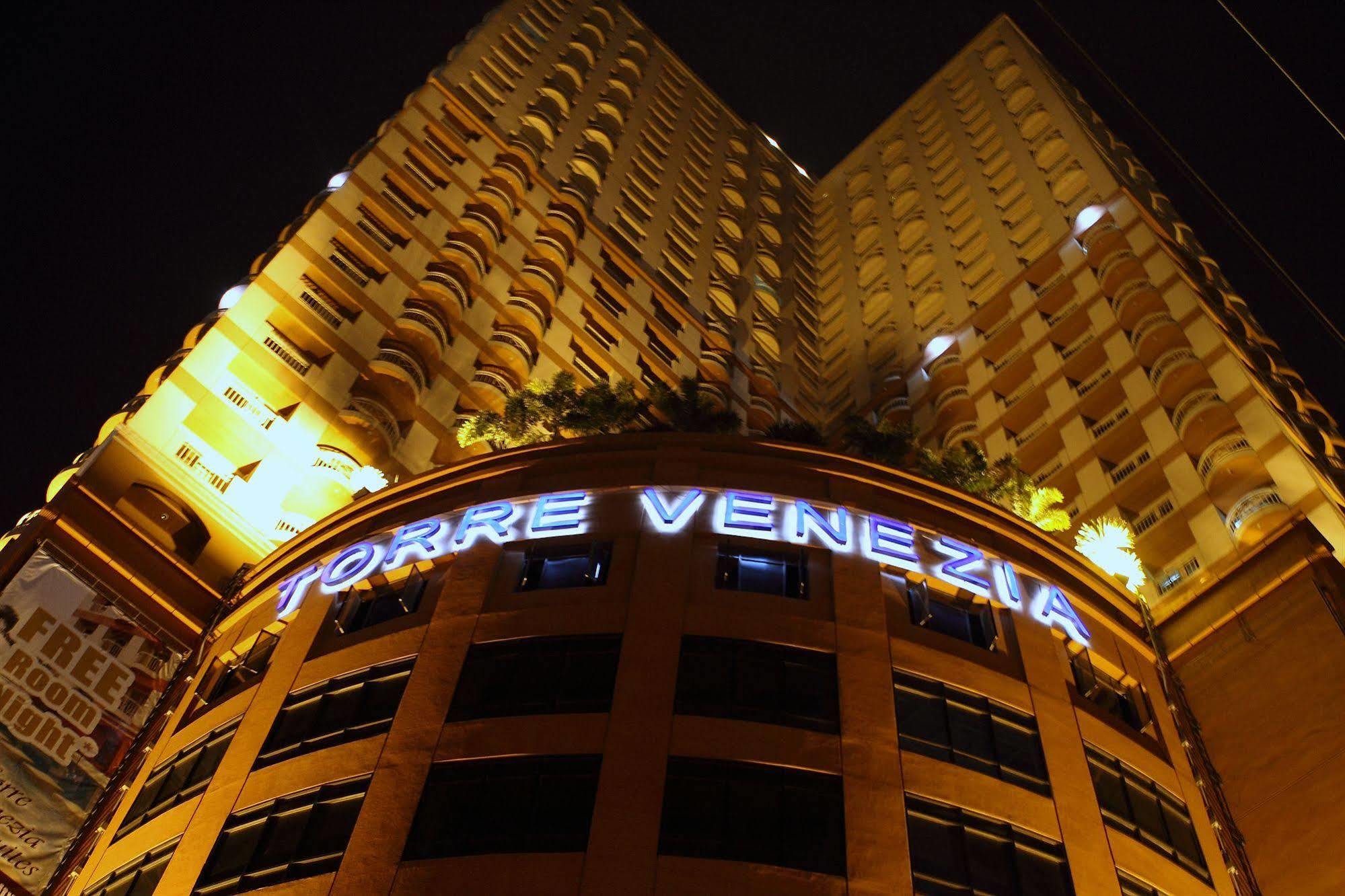 Torre Venezia Suites Manila Exterior foto